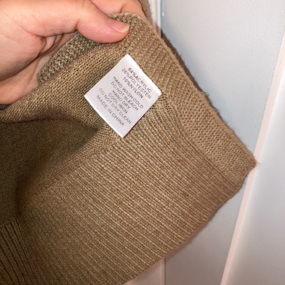 ALL : ROW Chunky Knit V-Neck side Vent Sweater Tan / Camel SZ: Large - Picture 8 of 13